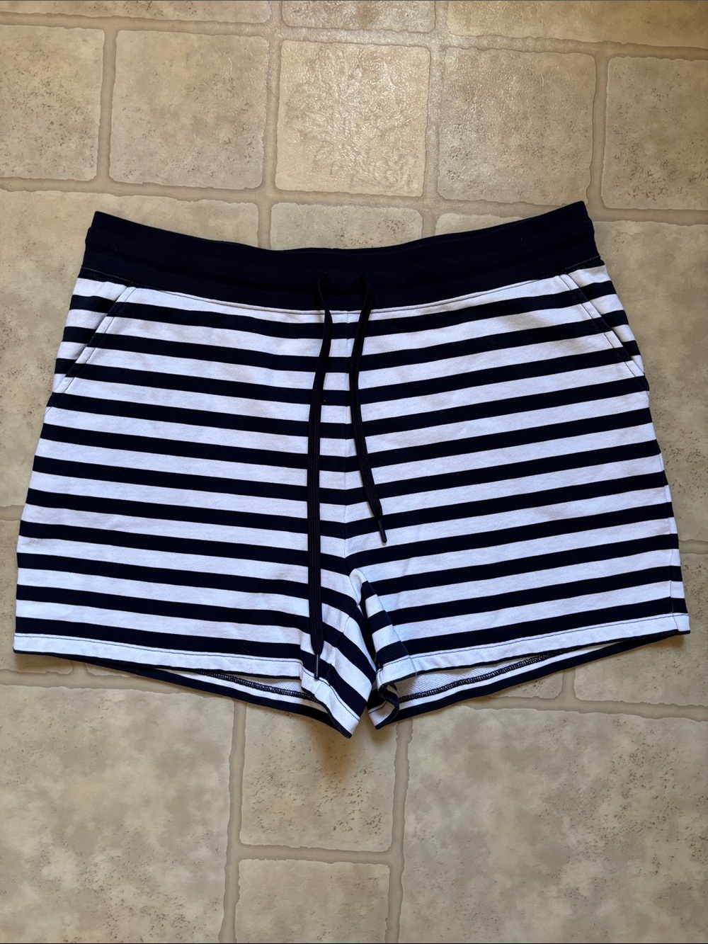 Draper James Navy Blue & White Striped Shorts Women’s Size XL Pockets Drawstring